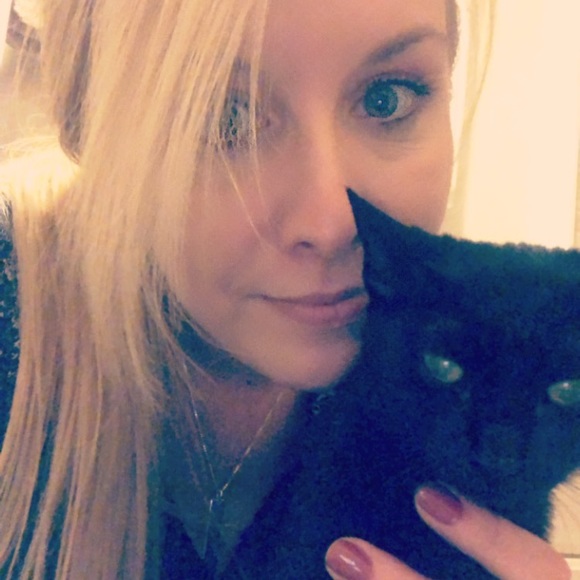 Meet your Posher, Deanna - Picture 4 of 4